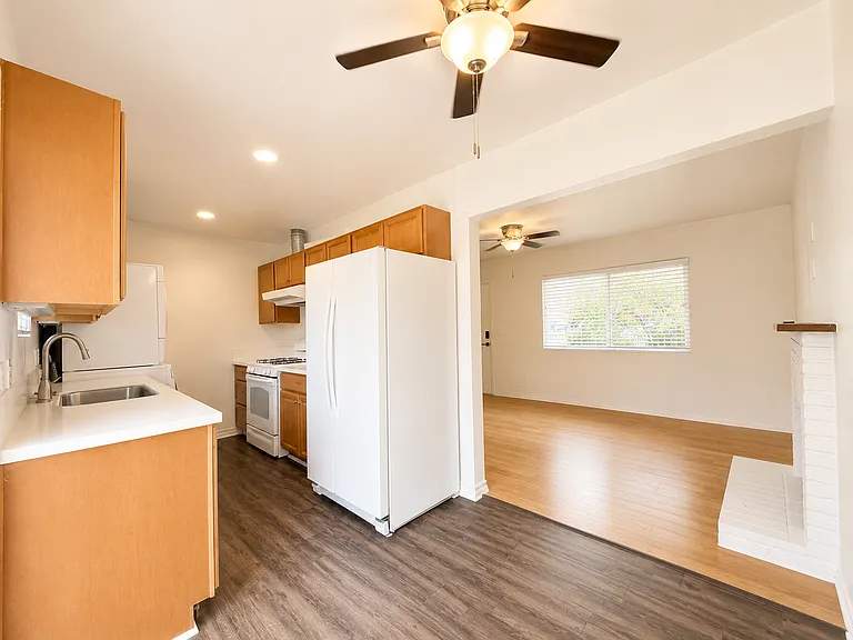 996 Pine Ave #998 — Photo 5