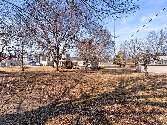 3rd image of 200 E Brown St