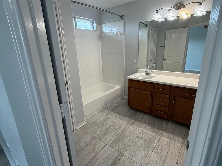 7615 Equinox Hl — Photo 17