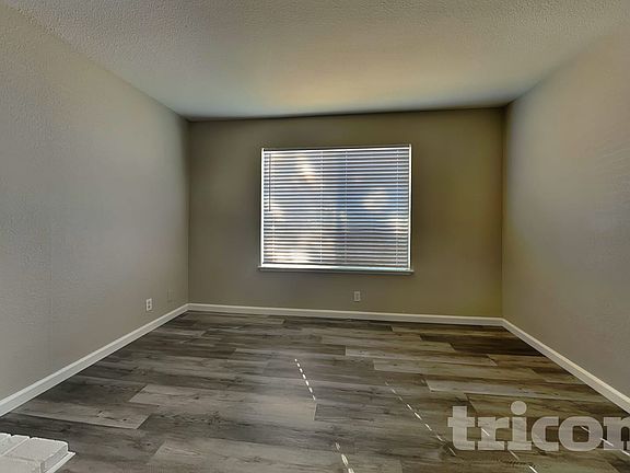2nd image of 516 Asbury Ln