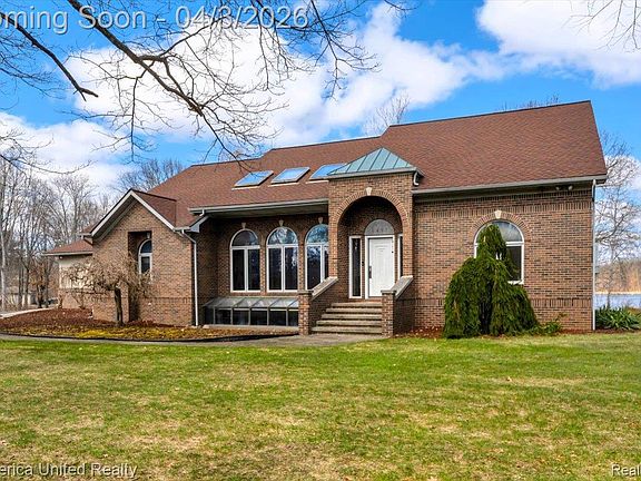 4th image of 2457 Spring Lake Ln