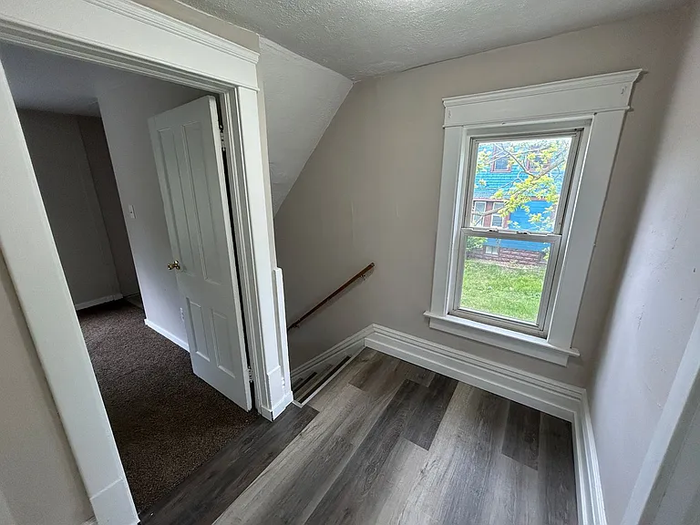 109 Kent Ct — Photo 11