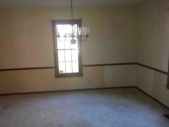 4th image of 1729 Pinehurst Ln