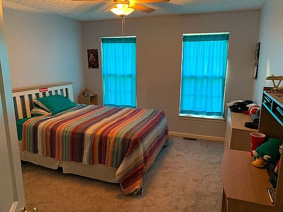 3rd image of 755 Whippoorwill Ln