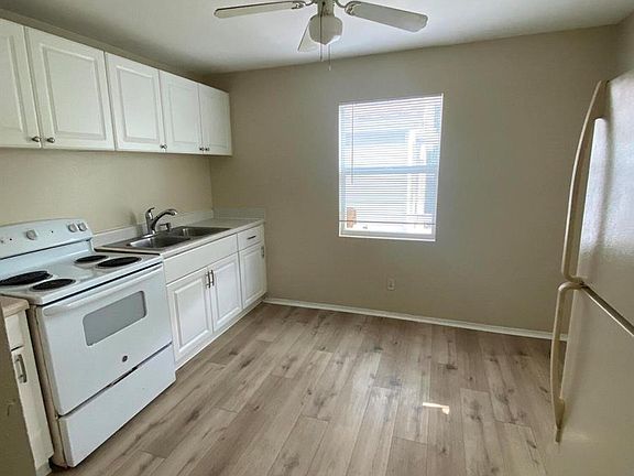 4th image of 115 NE 2nd St #2
