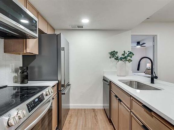 4th image of 4525 Gilbert Ave APT 202