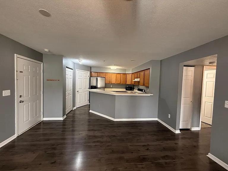 1401 Millbrook Trl — Photo 4