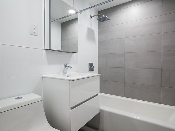 5th image of 230 E 44th St #C3f