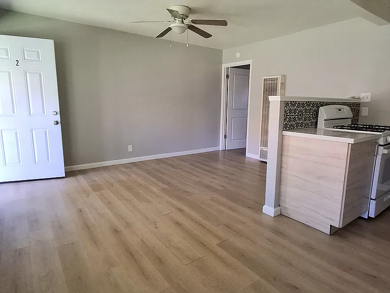 748 Lampasas Ave #2 — Photo 7