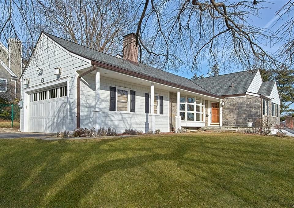 1st image of 65 Moorland Dr