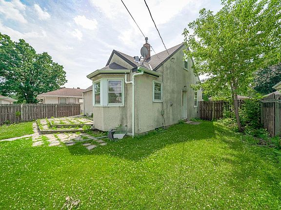 3rd image of 1652 Atlantic St #1