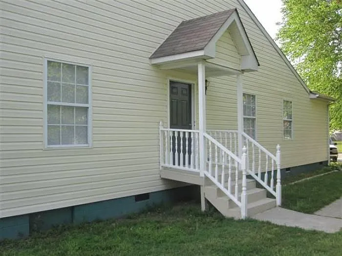3 bed, 1220 sqft, $2,000 — Photo 4