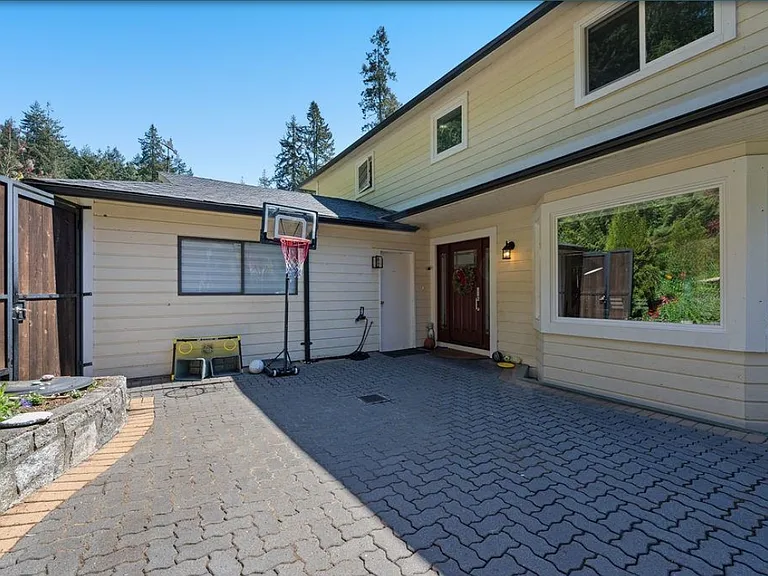 707 Braemar Rd E — Photo 27