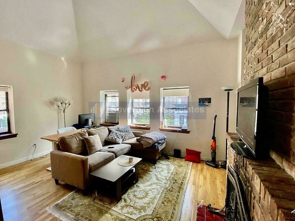 1st image of 213 W 71st St #4S