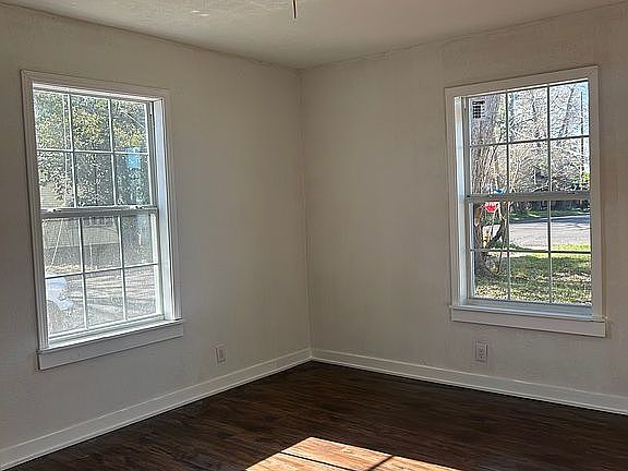 4th image of 67 Florence Ave