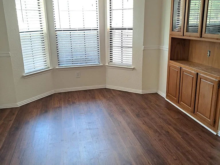 1325 Colorado Dr — Photo 14