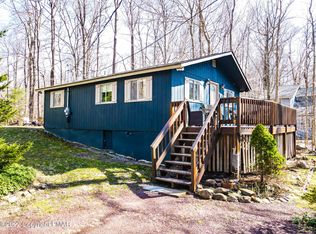 102 Sweet Briar Rd, Pocono Pines, PA 18350