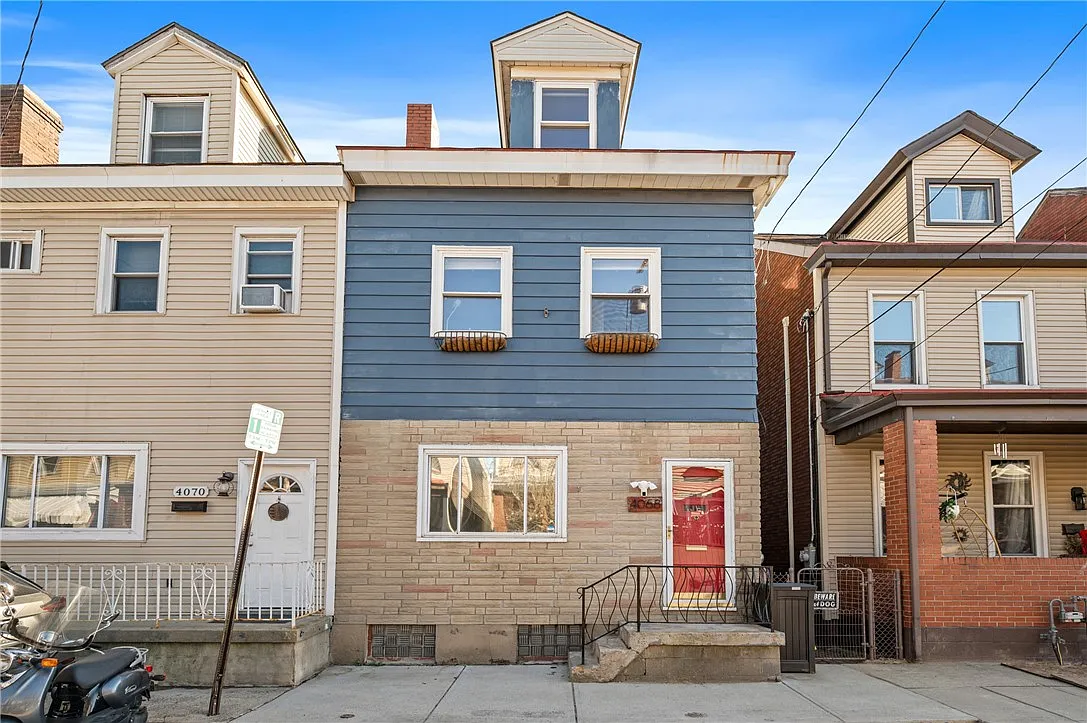 4068 Howley St photo 1