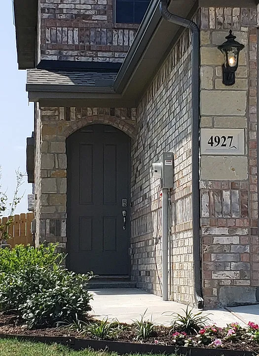 4927 Sanger Circle Dr