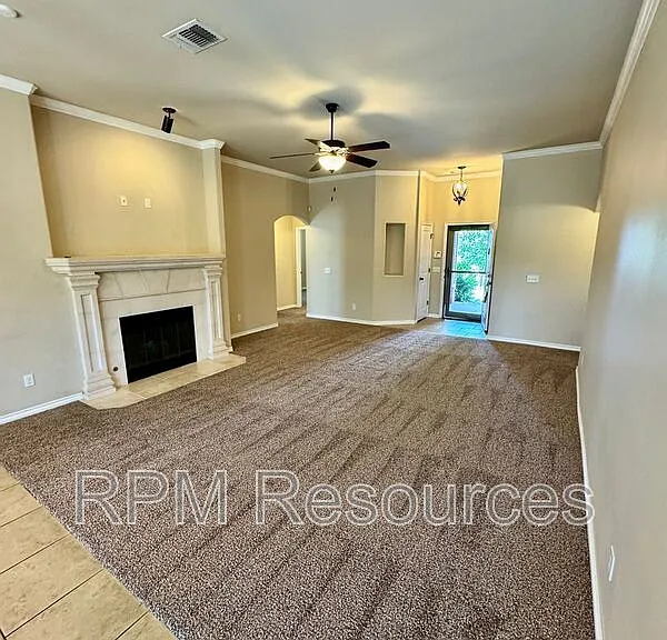10800 SE 27th St — Photo 5