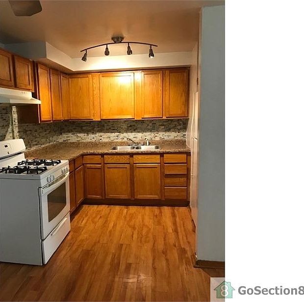 2nd image of 8216 S Jeffery Blvd