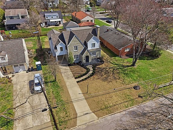 4th image of 402 Meadow Ln