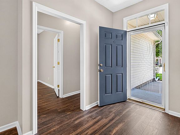 5th image of 132 Paddock Way