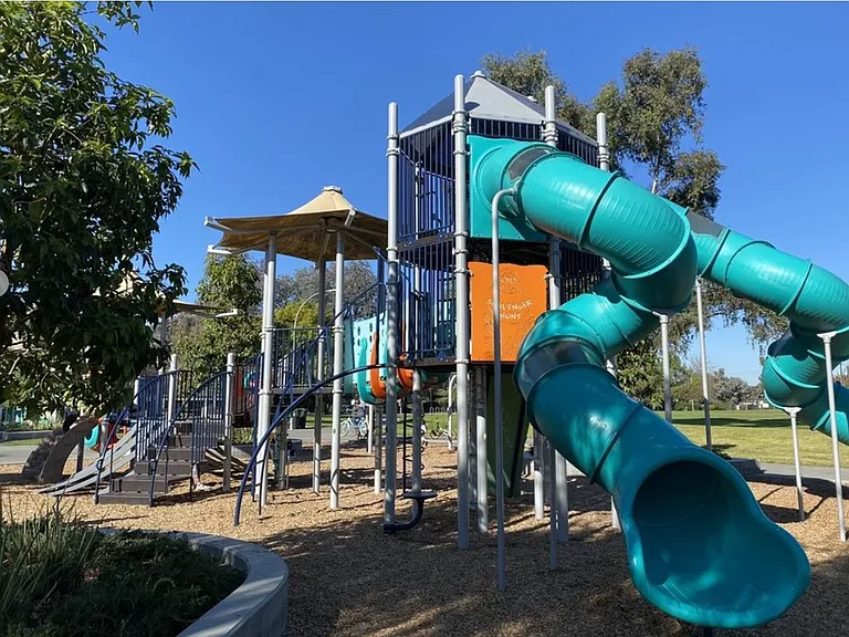 Large park 3 minute walk from the home