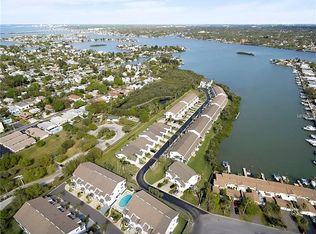 903 Hidden Harbour Dr, Indian Rocks Beach, FL 33785
