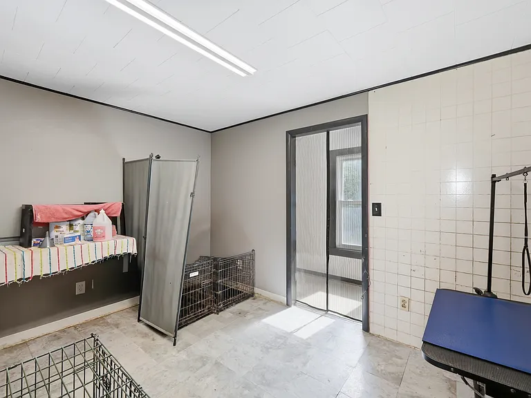1122 W Western Reserve Rd — Photo 15