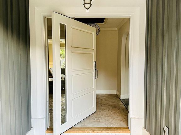 3rd image of 13242 Sussex Pl