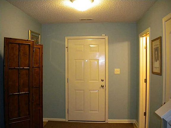 3rd image of 5532 Sweet River Dr