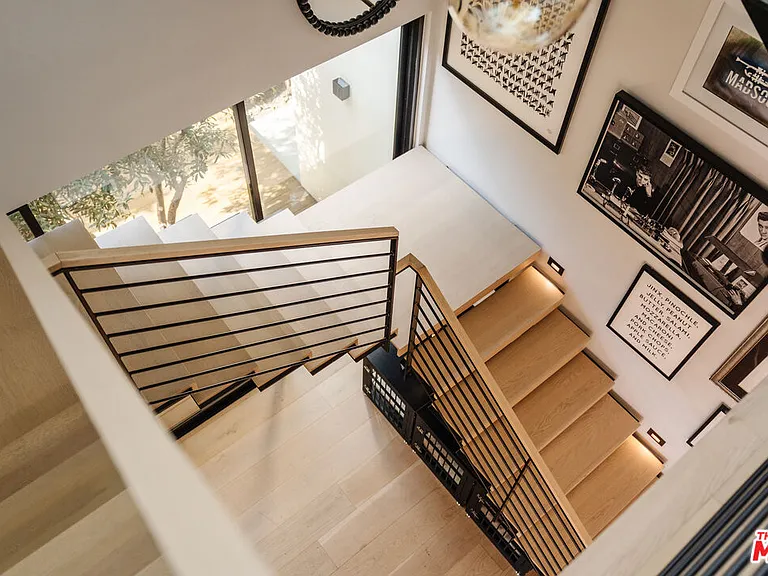 819 N Ogden Dr — Photo 20