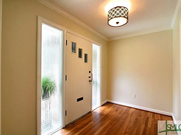 3rd image of 4701 Oakview Dr
