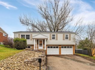 447 Tahoe Dr, Pittsburgh, PA 15239