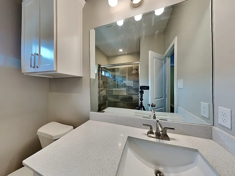 2512 Sharon St — Photo 14