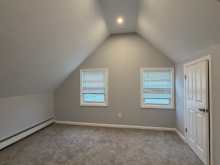 Windmill Ln — Photo 3