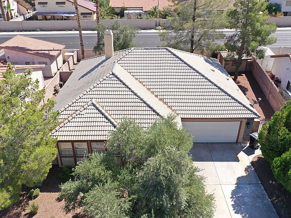 2nd image of 308 Banuelo Dr