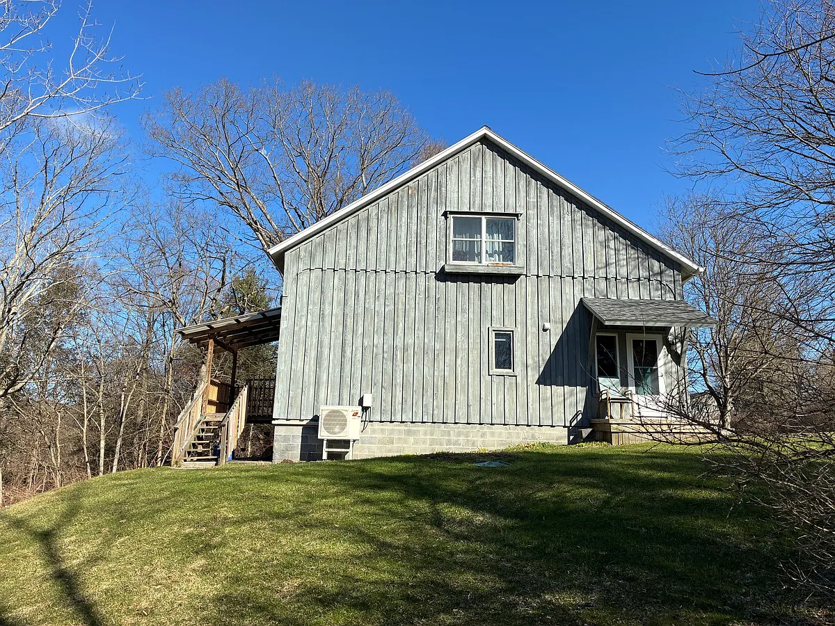 Building Photo - 805 Valley Rd #D