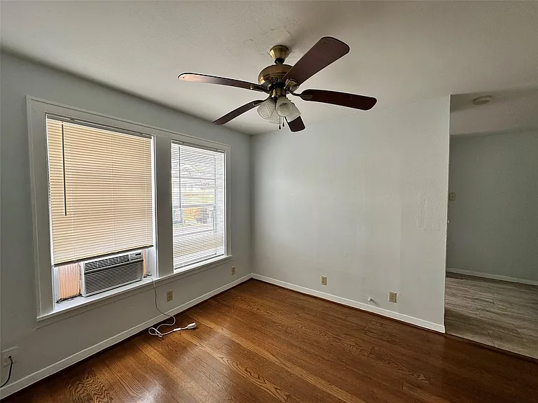 4624 Clay St — Photo 4