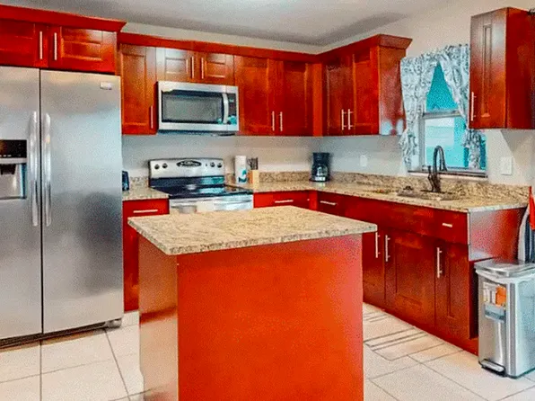 841 SW 16th Ter, Cape Coral, FL 33991