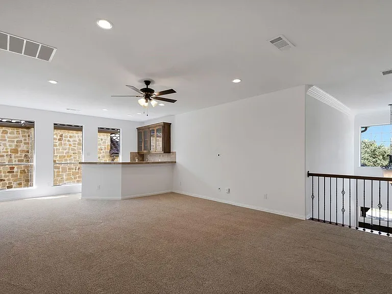 7905 Kickapoo Dr — Photo 28