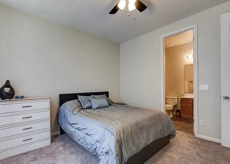 2090 S Dorsey Ln #1011 — Photo 2