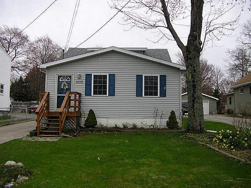 1st image of 3059 W 32nd St