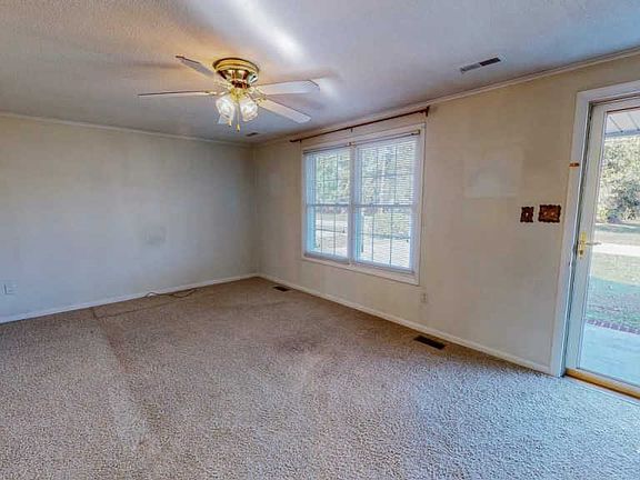 5th image of 301 Grove St