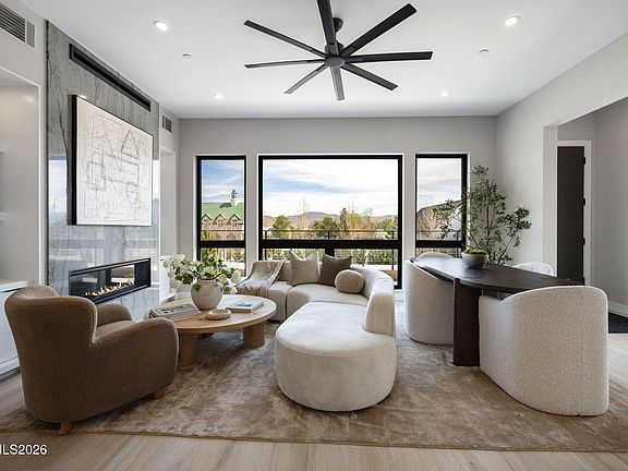 3rd image of 84 Caballada St