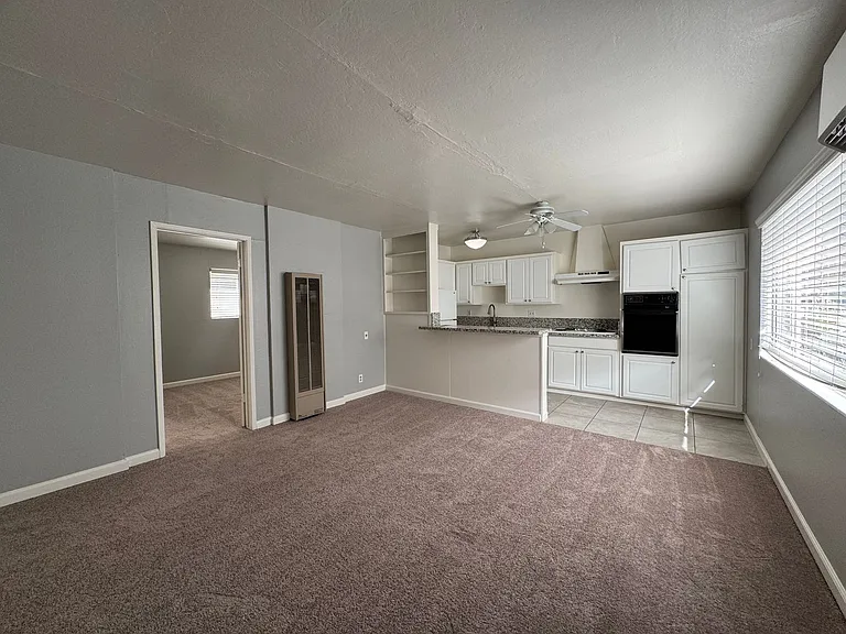 2307 I Street — Photo 4