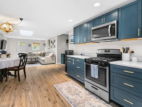 2nd image of 21 Shepard Ave