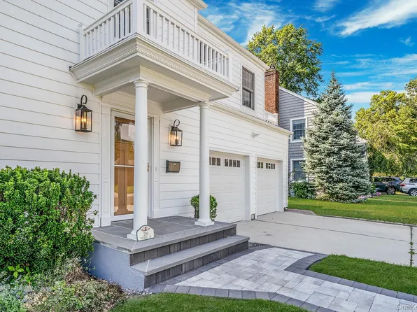 210 Roxbury Road, Garden City, NY 11530