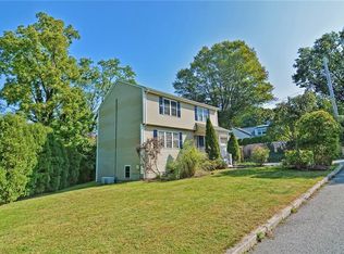 17 Walker St, Cranston, RI 02920